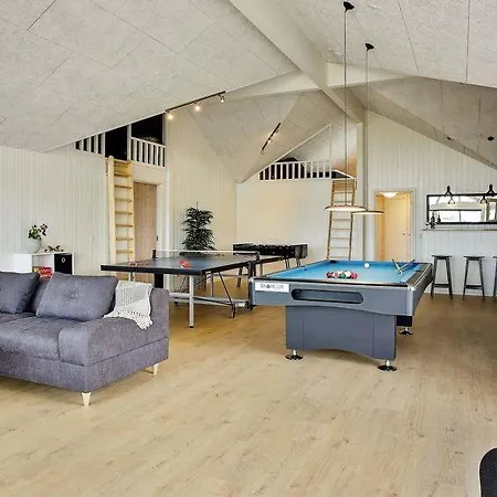 Feriehus Eskilstrup Sleeps 30 Pool Wifi Eskilstrup (Funen)