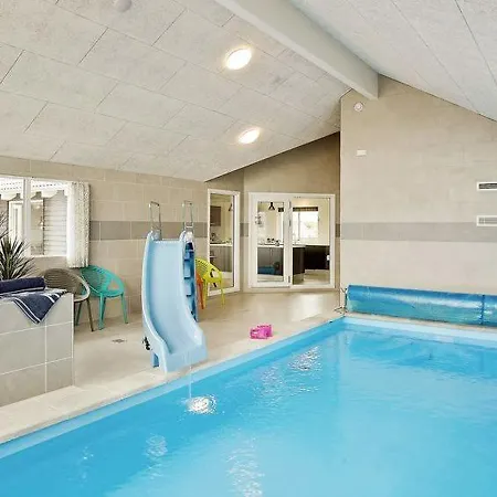 Feriehus Eskilstrup Sleeps 30 Pool Wifi Eskilstrup (Funen)
