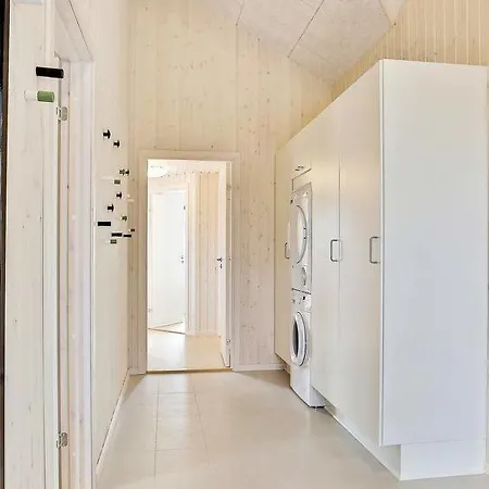 Feriehus Eskilstrup Sleeps 30 Pool Wifi Eskilstrup (Funen)