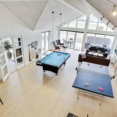 Feriehus Eskilstrup Sleeps 30 Pool Wifi *