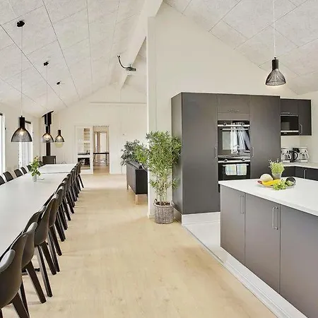 Feriehus Eskilstrup Sleeps 30 Pool Wifi *