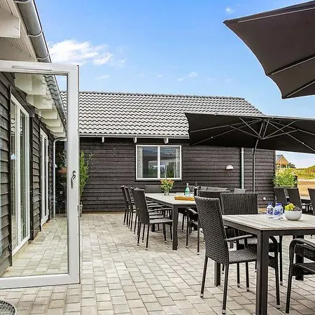 Eskilstrup Sleeps 30 Pool Wifi Feriehus *