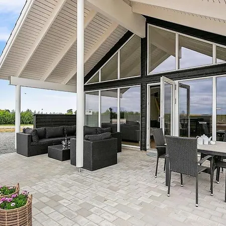 Eskilstrup Sleeps 30 Pool Wifi Feriehus Eskilstrup (Funen)
